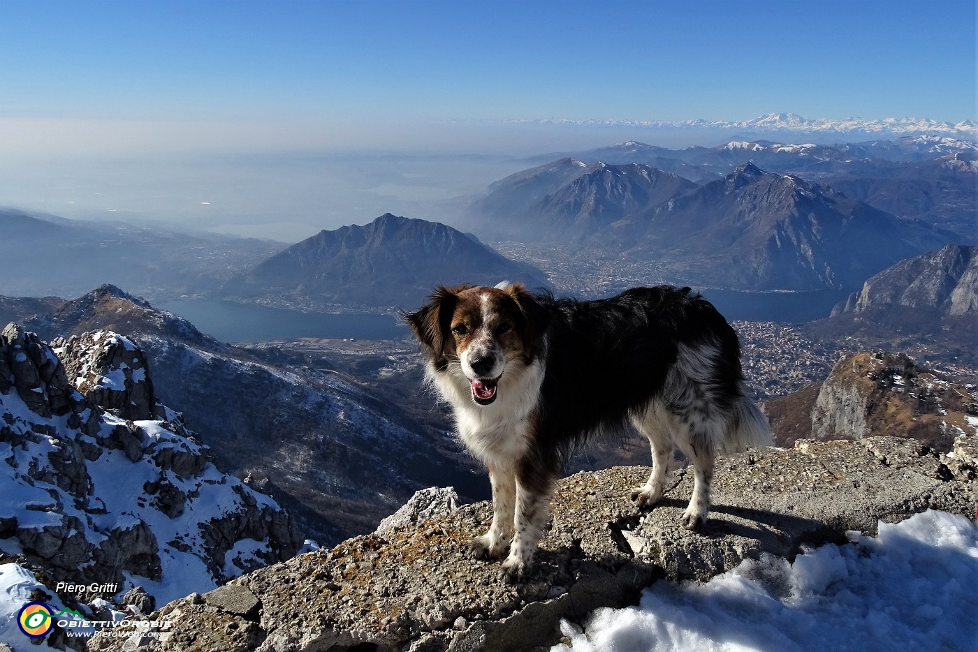 56 Lecco, i suoi laghi, i suoi monti ed oltre fin verso le Alpi col Monte Rosa.JPG